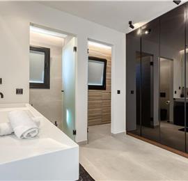 5 bedroom luxury seaside villa with indoor & outdoor pool, near Acharavi, sleeps 10